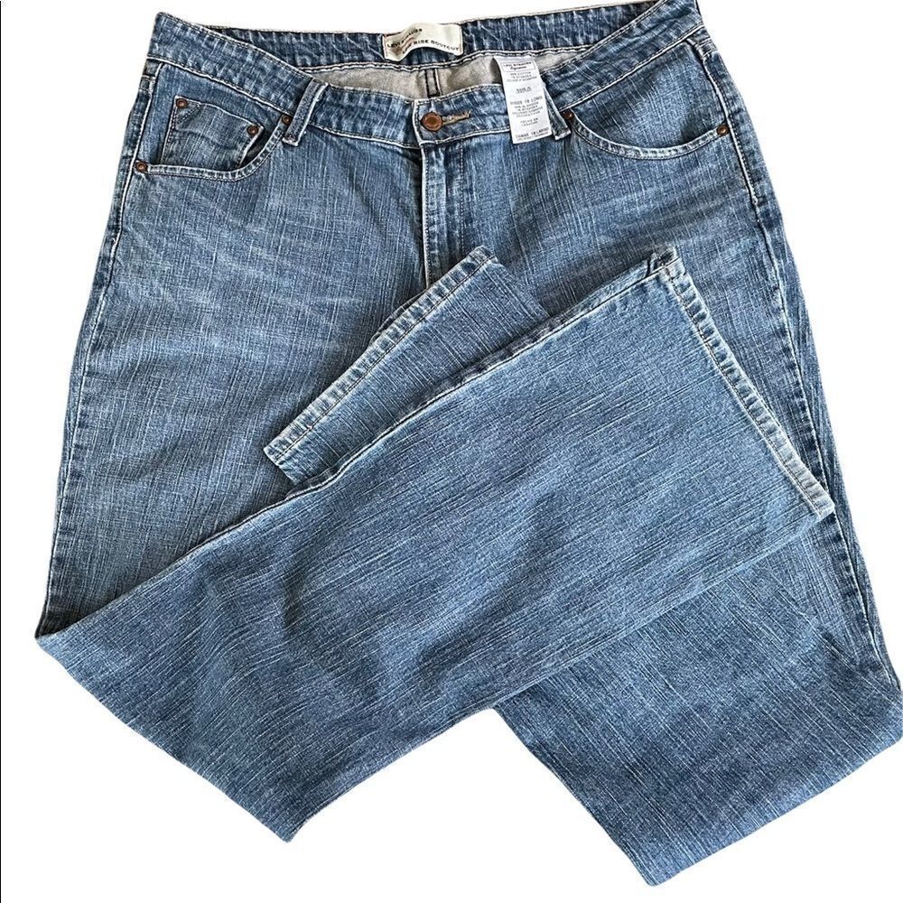 Levi Strauss Signature Low Rise Boot Cut 5 pocket jeans, size 16 long